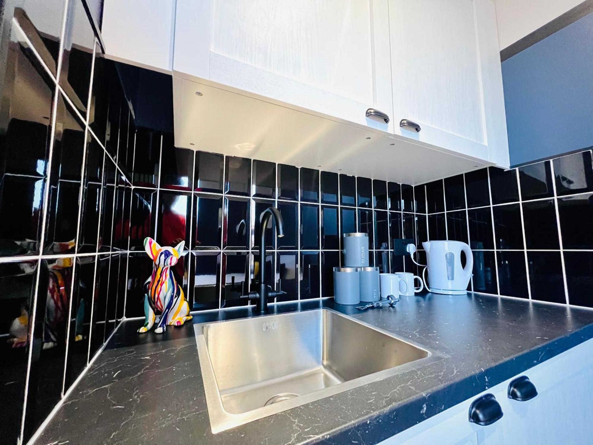 London 61 Central Studio, Ideal For Tourists High Recommend!!! Bagian luar foto